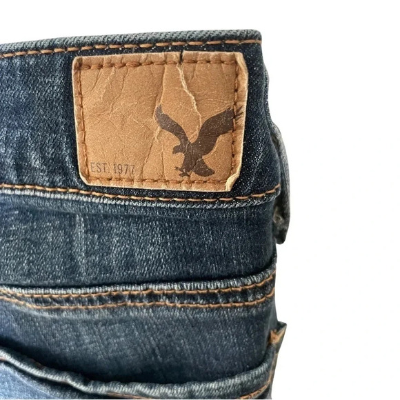 American Eagle Super Stretch Distressed Faded Jegging Jeans - Size 2 Regular - Picture 6 of 9